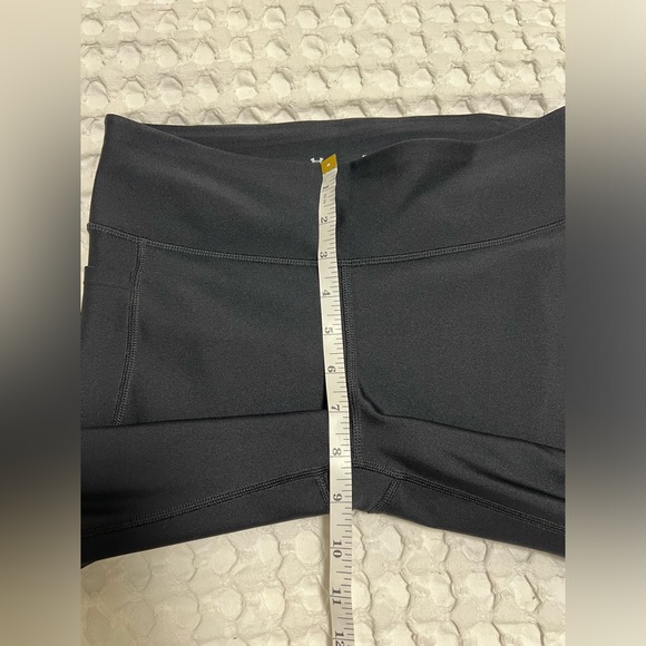 Under Armor HeatGear Black Compression Leggings - Picture 7 of 8